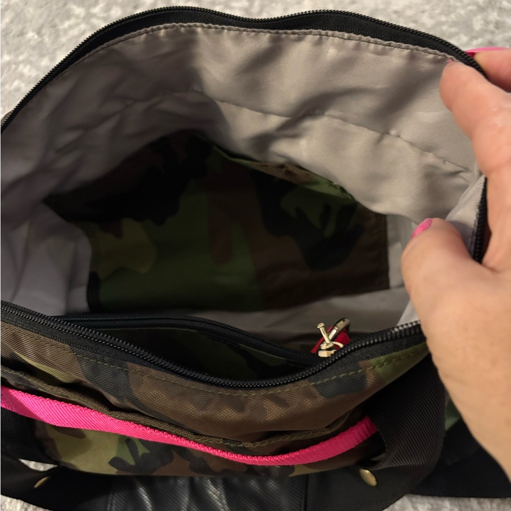 Andi small camo crossbody/ backpack bag - Picture 8 of 16